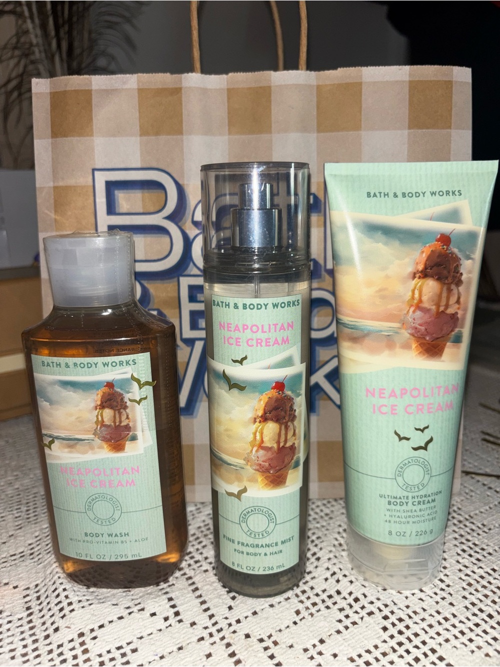 (2026) Bath & Body Works Neapolitan Ice Cream Body Wash, Mist & Cream